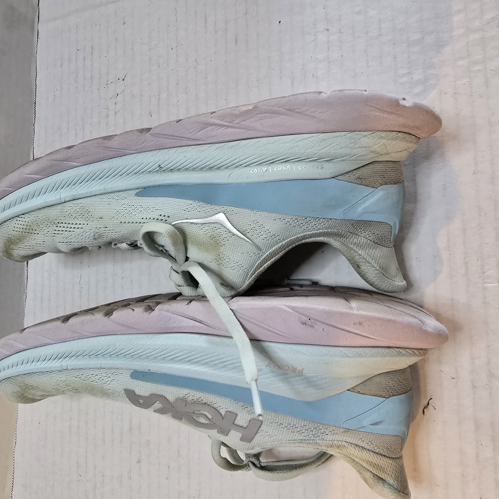 Hoka Blue and Gray Athletic Shoesโ with Chunky Sole